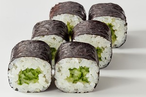 С огурцом